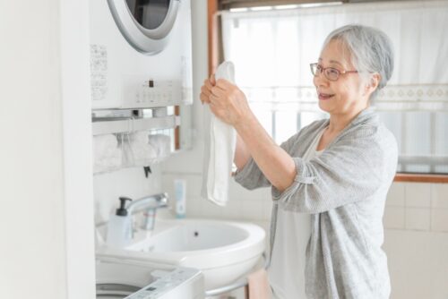 家事をする女性