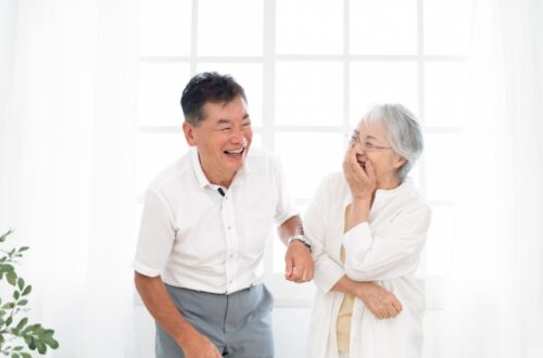 笑顔の夫婦