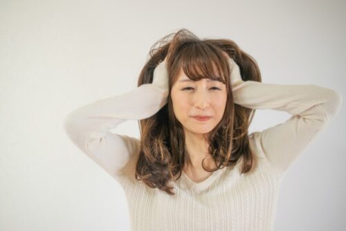 怖がる女性