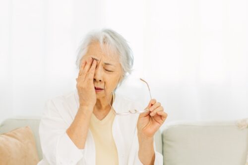 女性