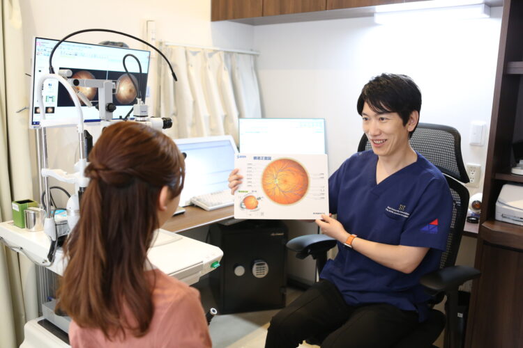 説明を受ける患者さん